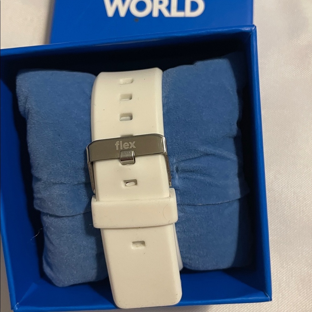 Camping World White Watch - Picture 2 of 3